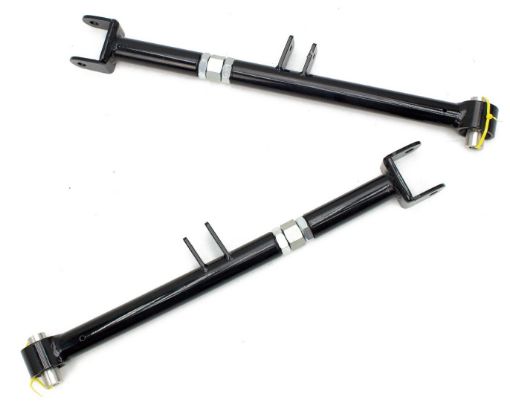 Kuva: BMW E36 säädettävät rear toe arms bucket delete -rakenteella