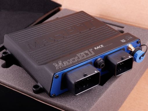 Kuva: MaxxECU RACE H2O unit with no accessories in box