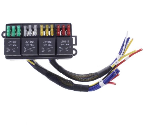 Kuva: Releboksi – 12 sulaketta – 4x40 AMP releet